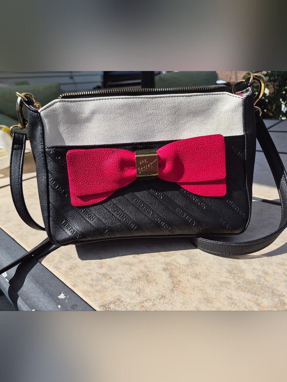 XOX Betsey Johnson Colour-Block Crossbody Flap Bag Featuring a Pink Bow